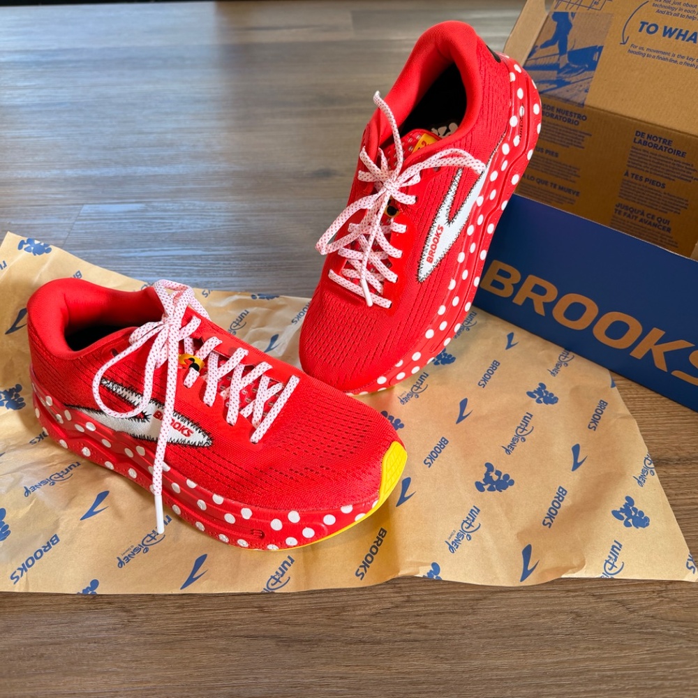NEW Brooks RunDisney Ghost Max 2 Minnie Mouse Women’s Running Shoes - Size 8